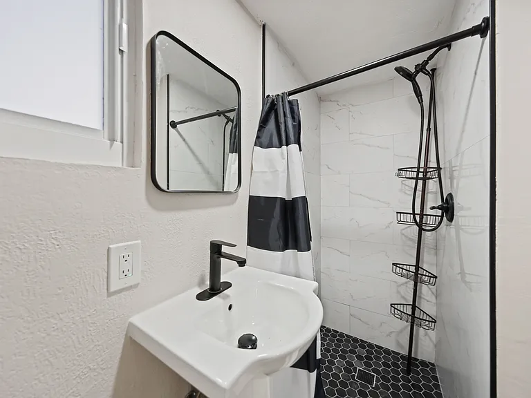 3664 Florida Blvd — Photo 7