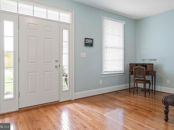 2nd image of 36514 Warwick Dr Unit 2