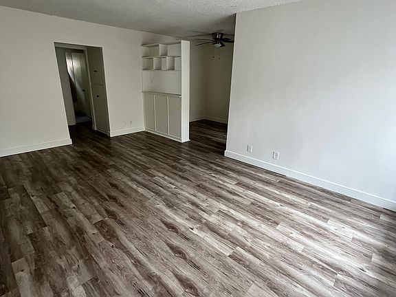 3rd image of 14612 Wyandotte St #6