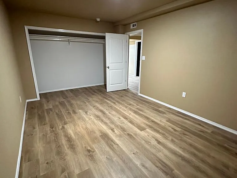 1515 Oak Grove Rd — Photo 6