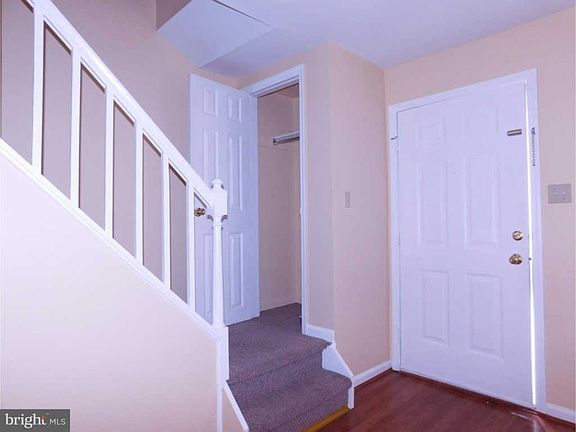 4th image of 325 Thayer Ct
