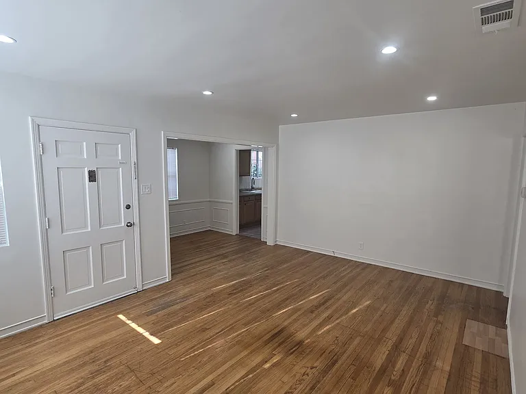 1478 E Wilson Ave #FRONT — Photo 3