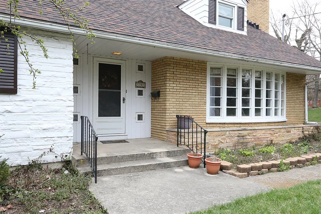 3307 Hampton Pl photo 1