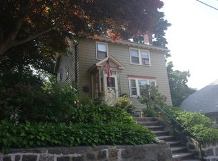19 Robin St, West Roxbury, MA 02132