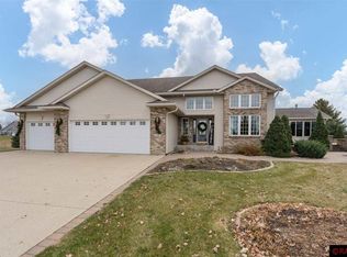 121 Pebble Creek Ct, Mankato, MN 56001