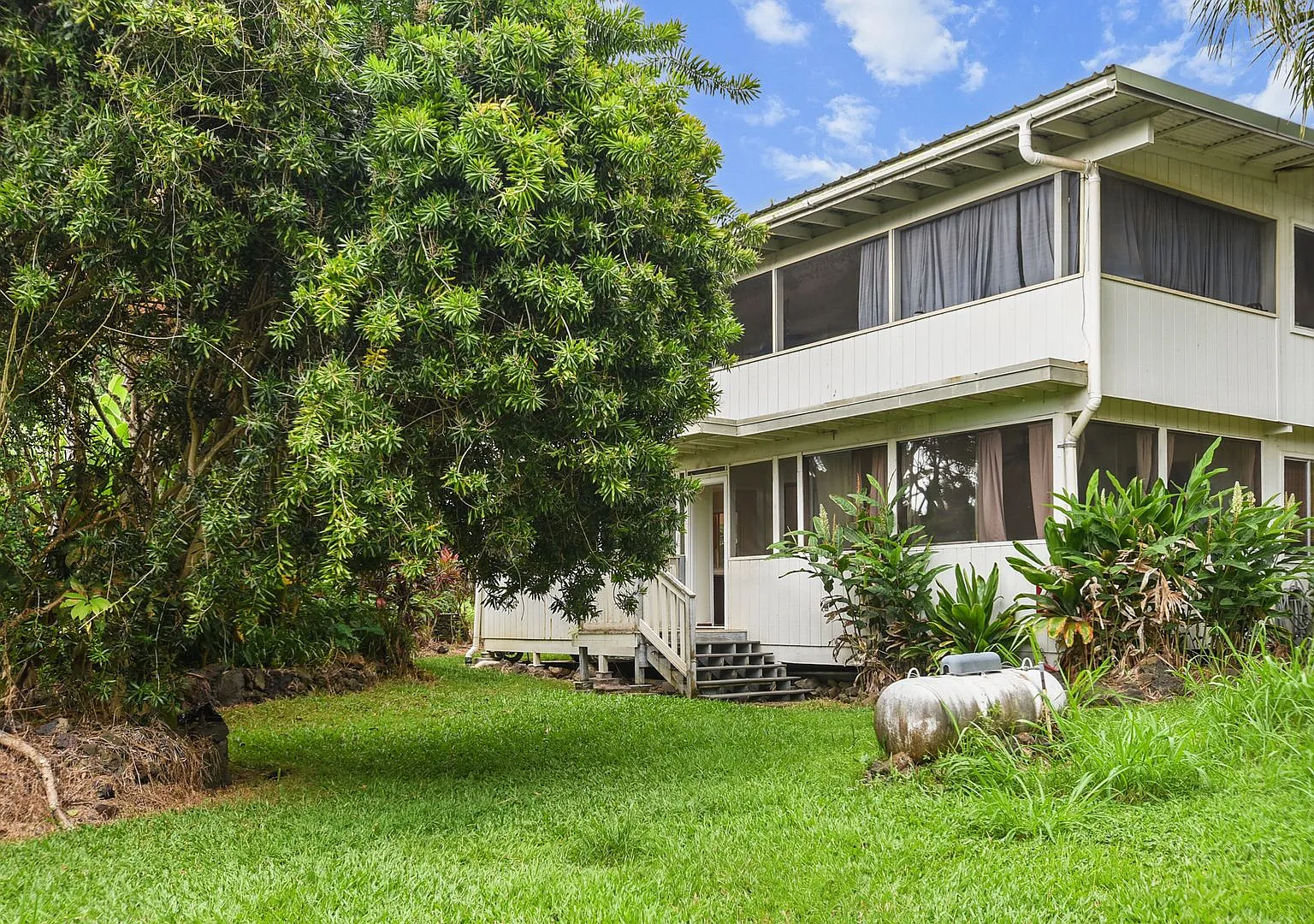 Tropical 3 Bedroom Retreat on Coffee Farm in Kealakekua — Photo 2