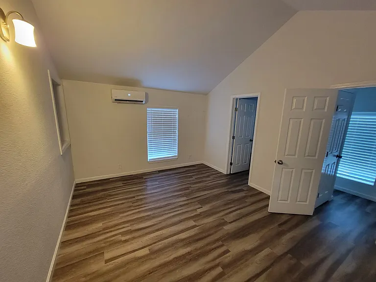 6940 Hatch Rd #B — Photo 5