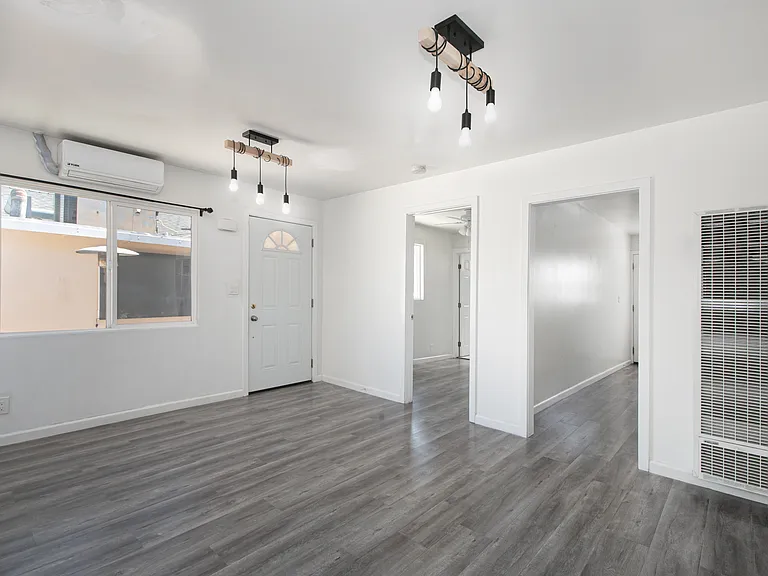 119 S Lotus Ave #119 — Photo 4