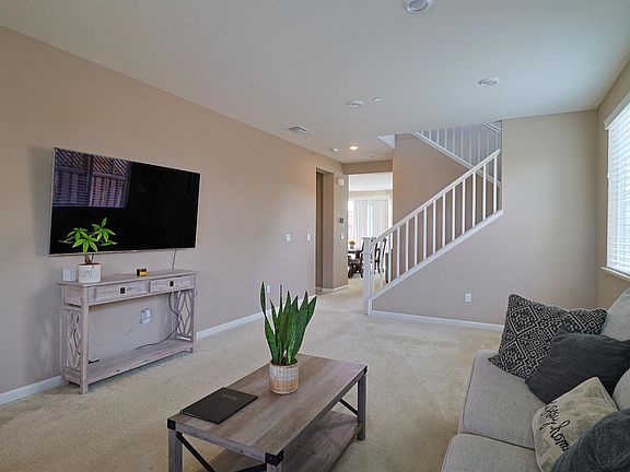 4th image of 856 Mojave Way