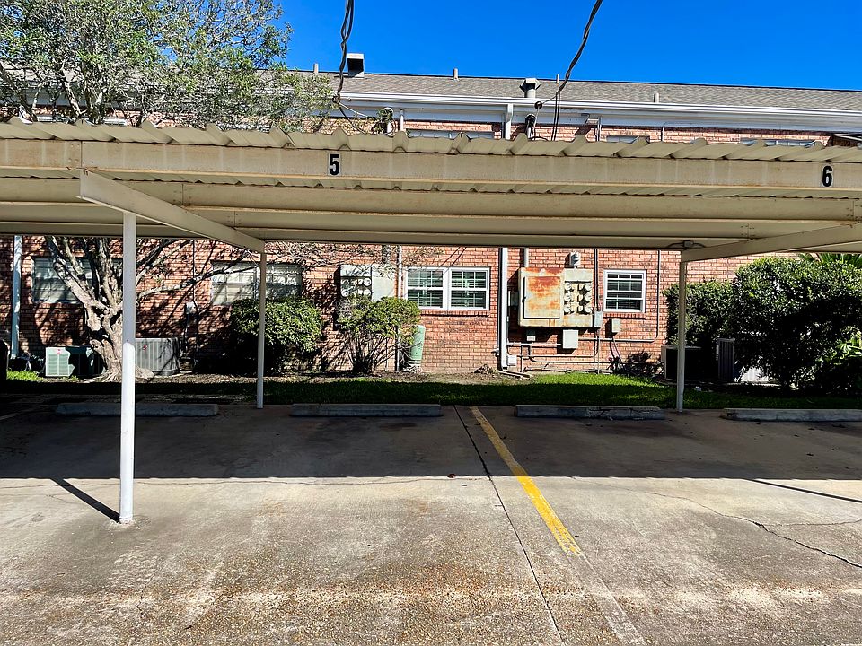 Covered parking space