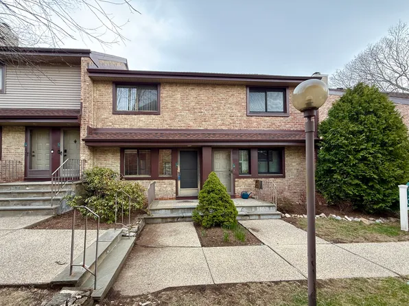 2437 Bedford Street #C19, Stamford, CT 06905