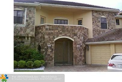 1st image of 10691 Versailles Blvd