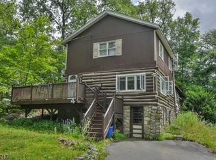4 Twin Oaks Trl, Hewitt, NJ