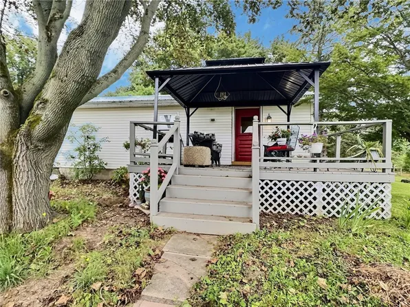 8069 Picket Line Rd, Mount Morris, NY 14510