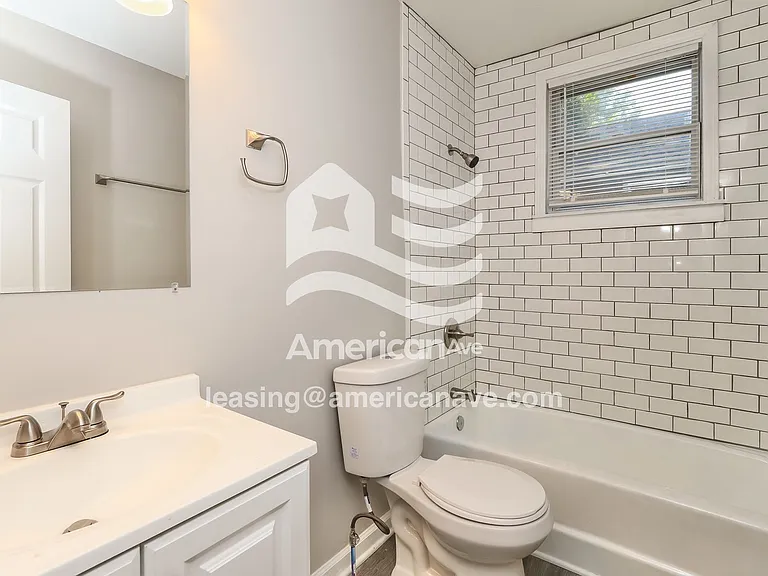 1426654_013_bathroom_12848526.jpg