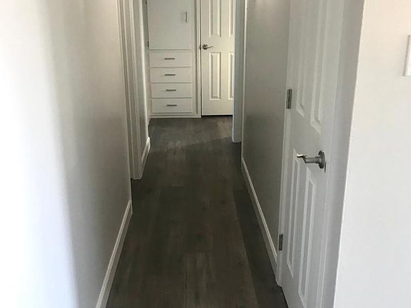 5th image of 2731 N 40th Ave
