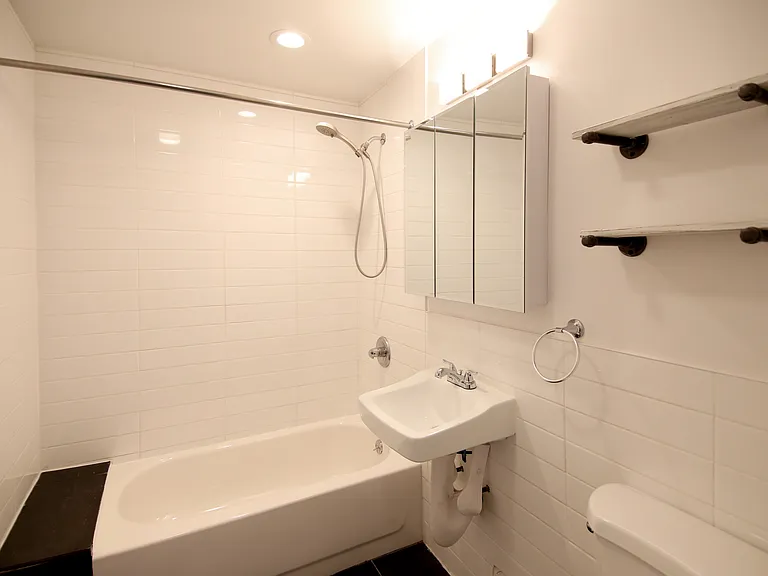 250 Moore St #401 — Photo 10