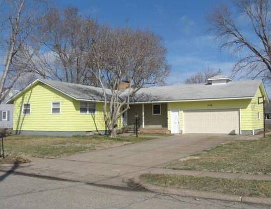 1st image of 1636 E Linden Ave