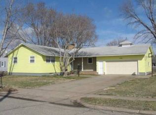 1636 E Linden Ave, Fremont, NE 68025