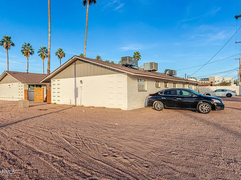 405 S Priest Dr — Photo 3