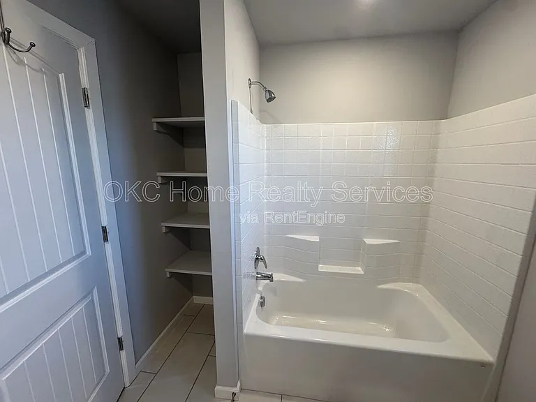 928 Dusky Valley Ln — Photo 7