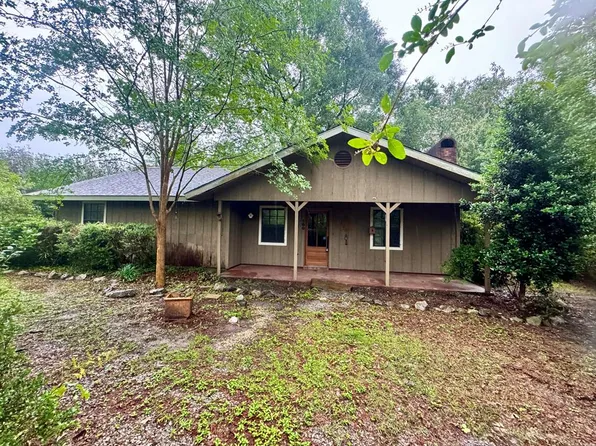 100 Southgate Dr, Carriere, MS 39426