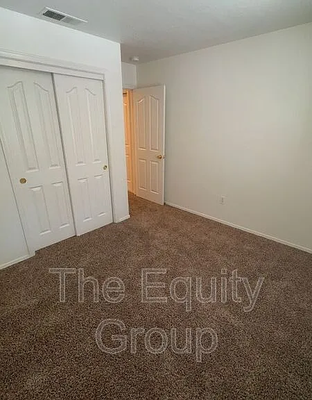 1827 E Cambridge Ct — Photo 8