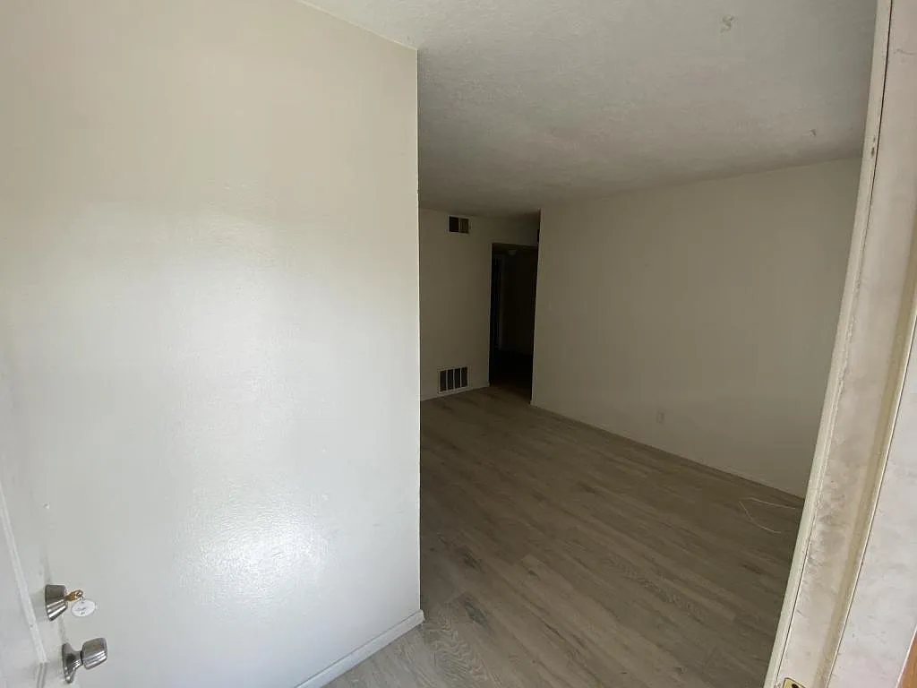 Building Photo - 13515 Copper Ave NE #1
