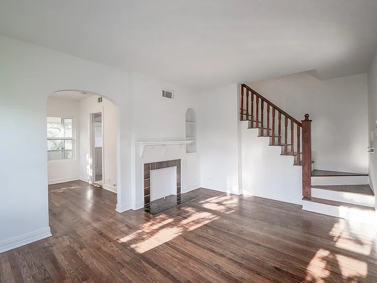 6201 Llano Ave — Photo 2