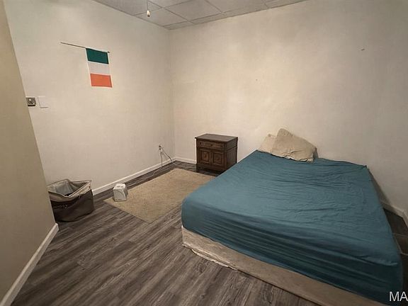 3rd image of 821 12th St