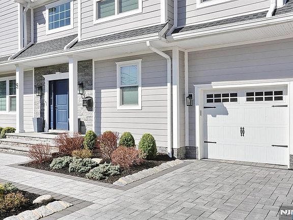 3rd image of 5 Colebrook Dr