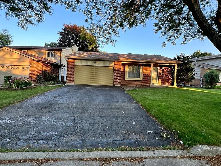 48 Blacktoft Dr #MAIN — Photo 1