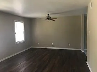 5664 Vanderbilt Dr — Photo 2