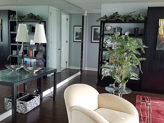 5th image of 2626 N Lakeview Ave APT 2704