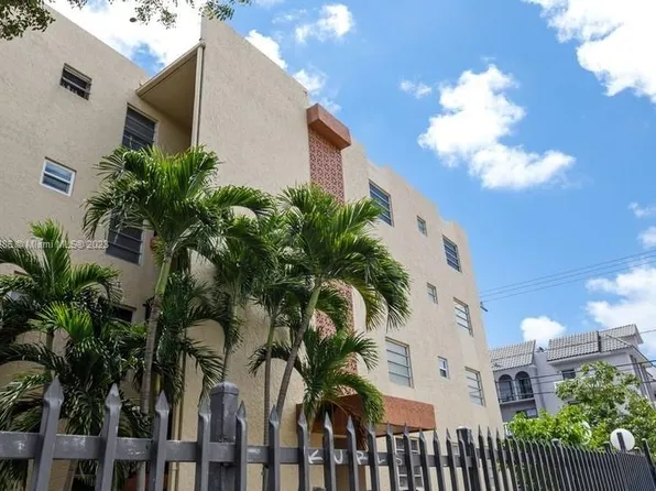 677 SW 9th Ave APT 109, Miami, FL 33130
