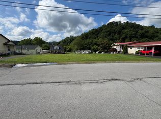 Chestnut St, Richlands, VA 24641