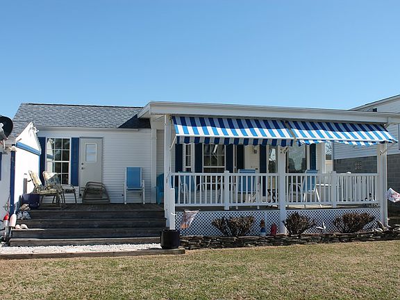 3rd image of 17075 Bayview Cir