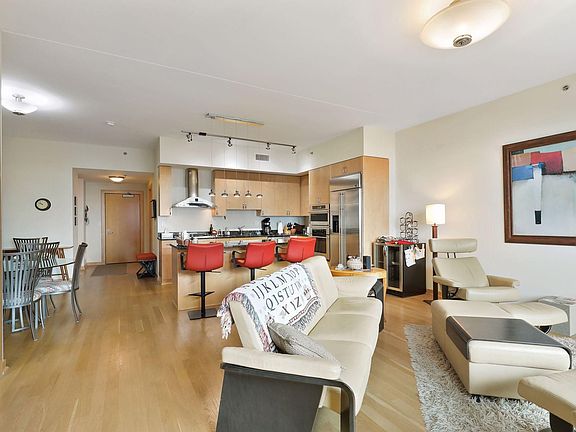 4th image of 1120 2nd St S #1009