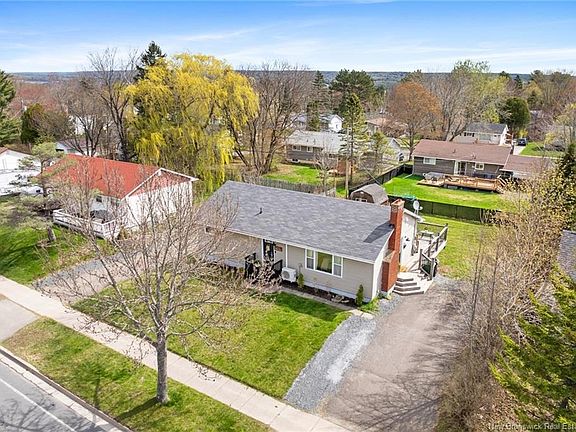 3rd image of 368 Canterbury Dr