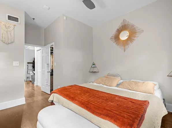 919 Park Avenue image 11 of 18