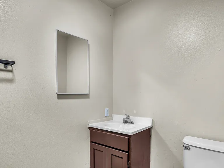 5243 Huntington Dr N #4 — Photo 7