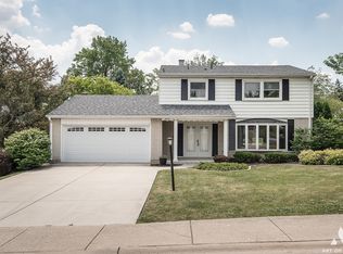9071 Chestnut Dr, Hickory Hills, IL