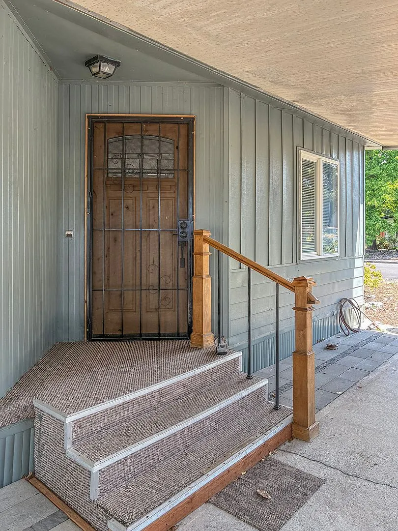 Salem 2 Bedroom Home Available Now ! — Photo 4