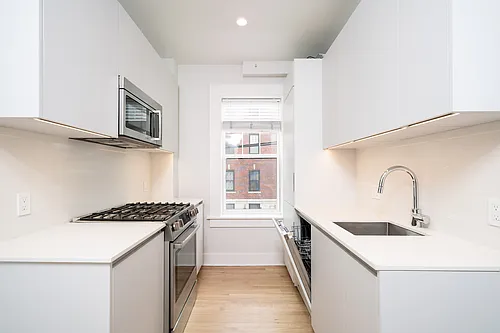 17 Forest St #4 Photo 1