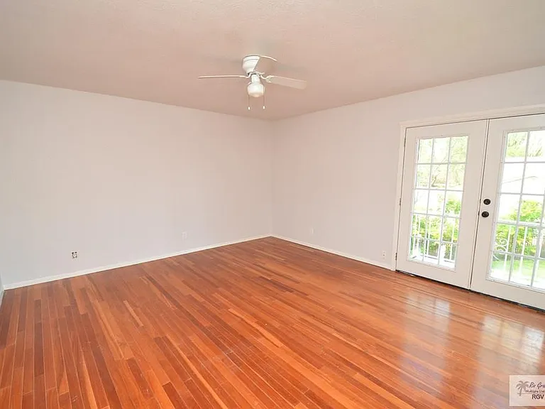 704 Zapata Ave — Photo 13