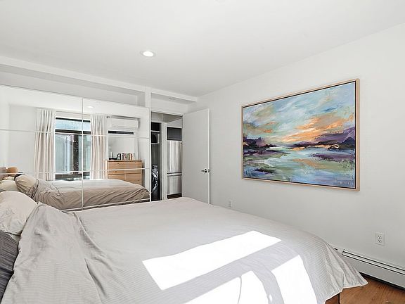 4th image of 117 Kingsland Ave APT 2C