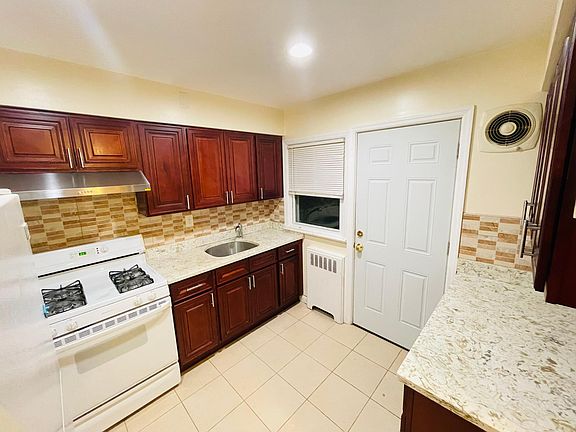 2nd image of 8625 Winchester Blvd