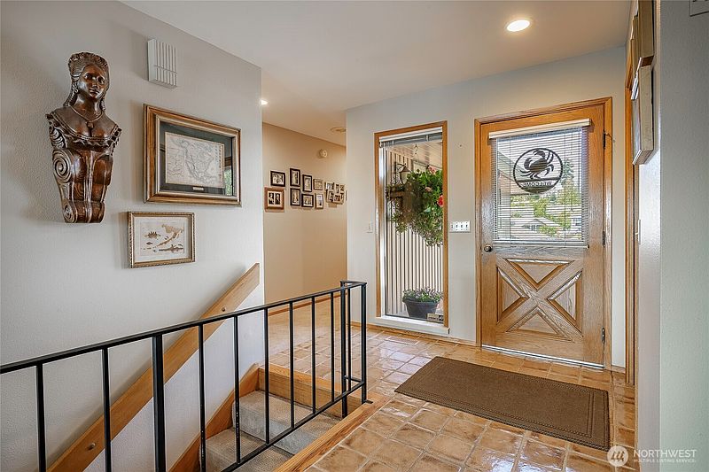 4th image of 5575 Coquitlam Drive