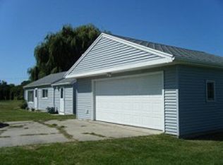 2153 E River Rd, Kawkawlin, MI 48631