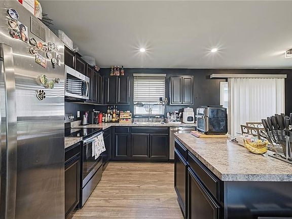 4th image of 10 Manilla Cir #9